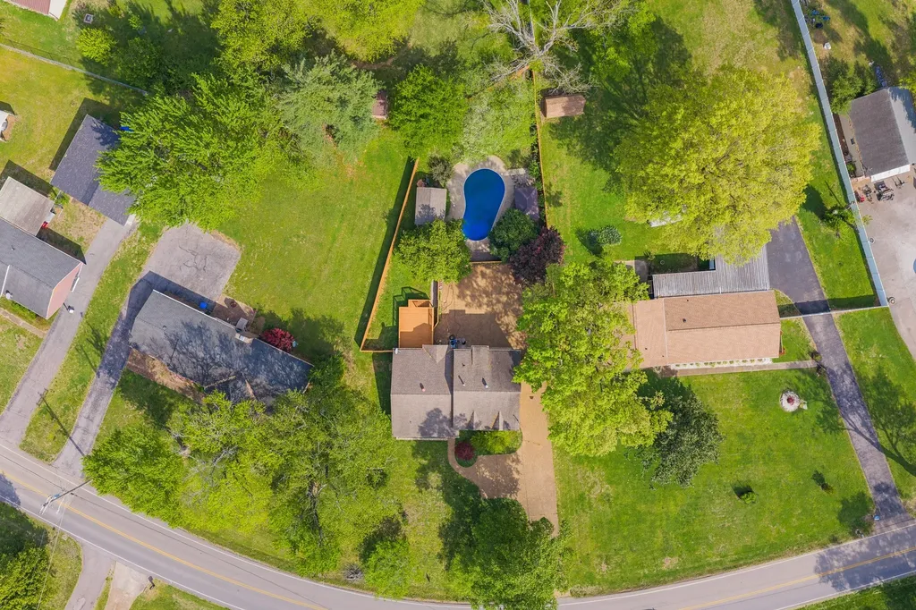 195 Cherokee Road Hendersonville TN 37075