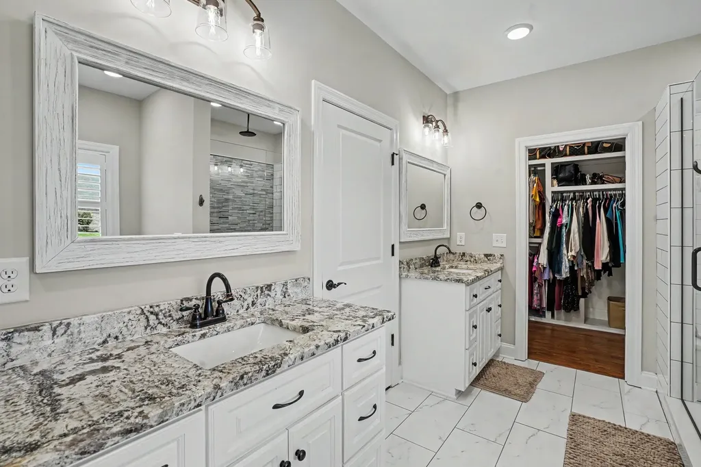 8002 Traditions Lane Columbia TN 38401