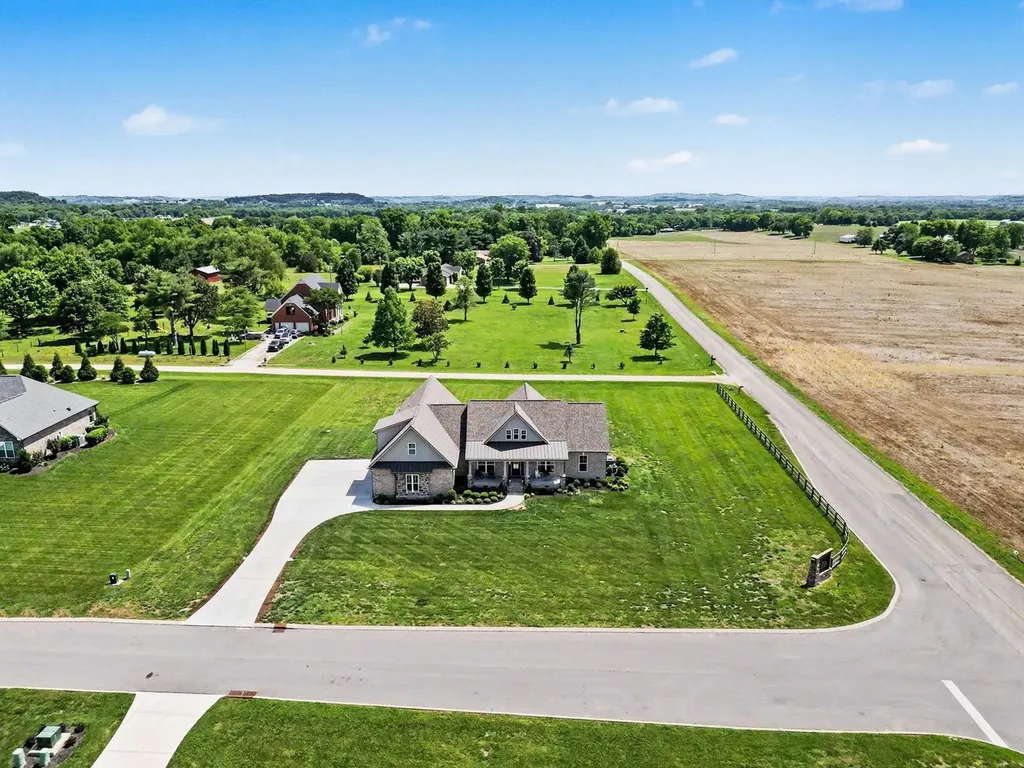 8002 Traditions Lane Columbia TN 38401