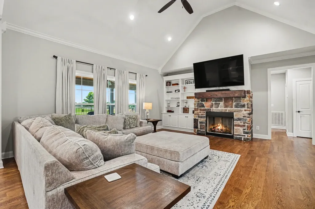 8002 Traditions Lane Columbia TN 38401