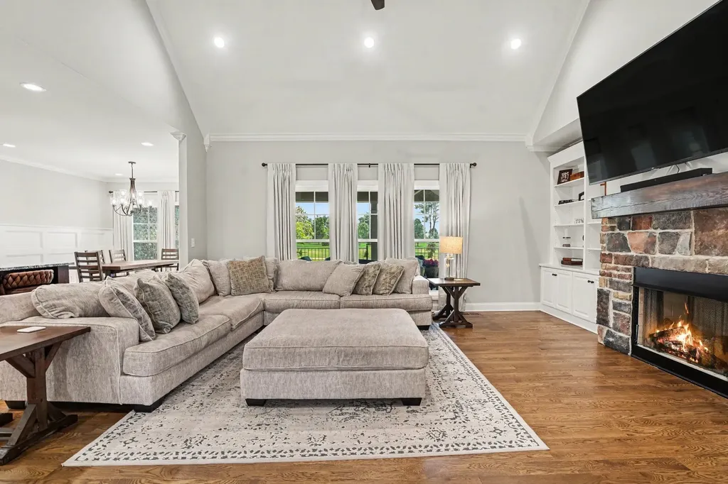 8002 Traditions Lane Columbia TN 38401