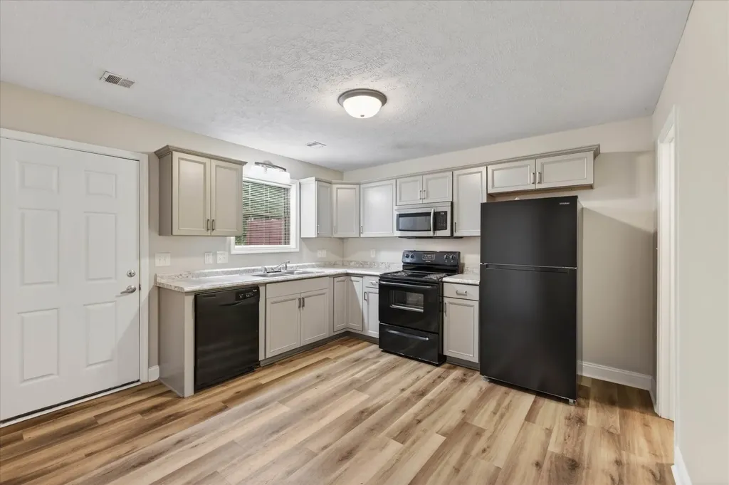333 Rossview Road Clarksville TN 37043