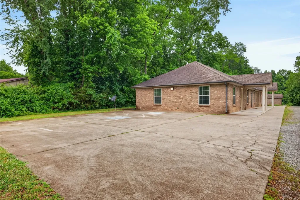 333 Rossview Road Clarksville TN 37043