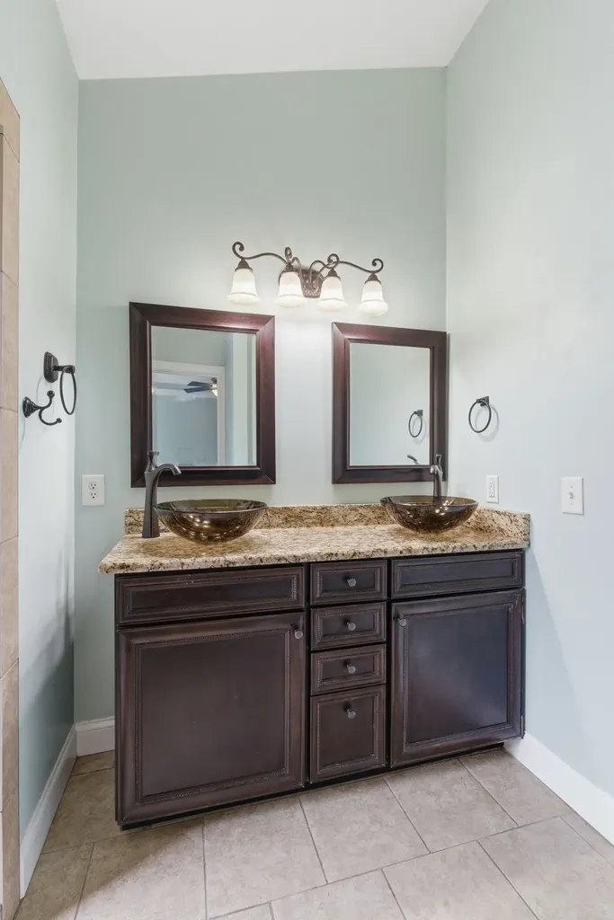 8225 Canoe Court Nashville TN 37221