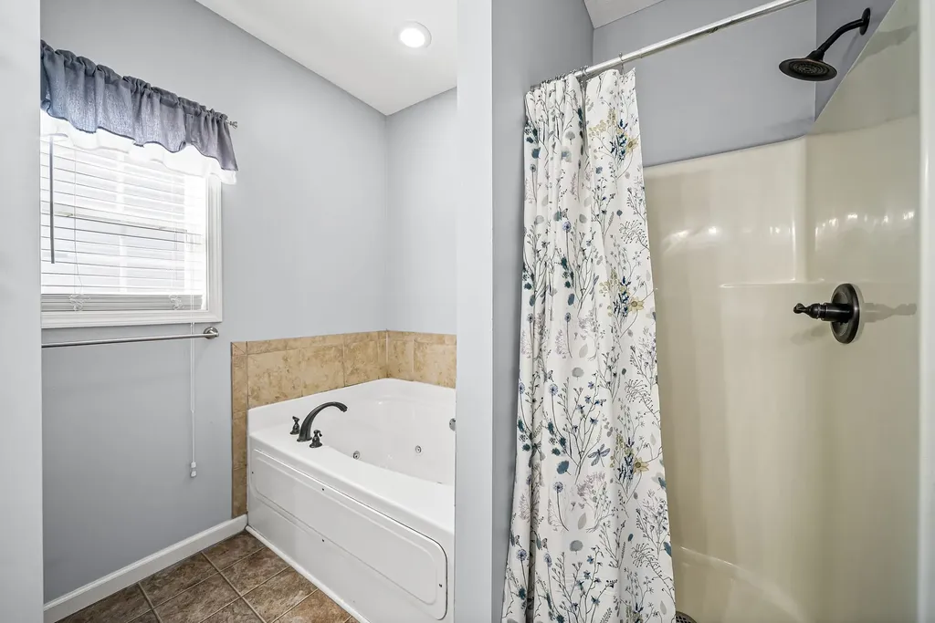 1616 Apache Way Clarksville TN 37042