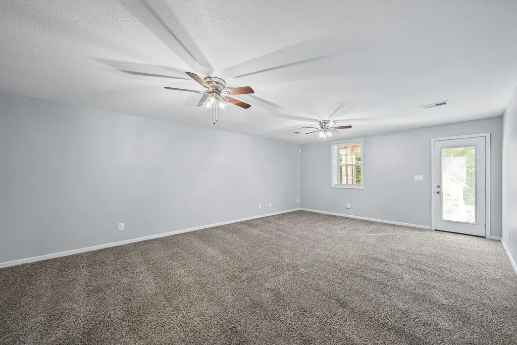 1616 Apache Way Clarksville TN 37042