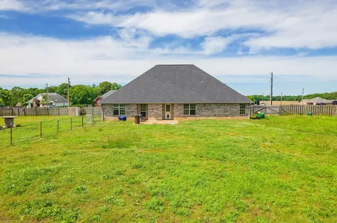 100 Mary Kate Lane Henderson TN 38340