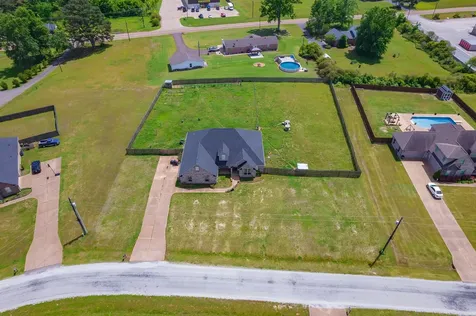 100 Mary Kate Lane Henderson TN 38340