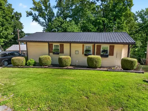 156 Lakeshore Circle Bumpus Mills TN 37028