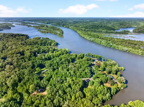 156 Lakeshore Circle Bumpus Mills TN 37028