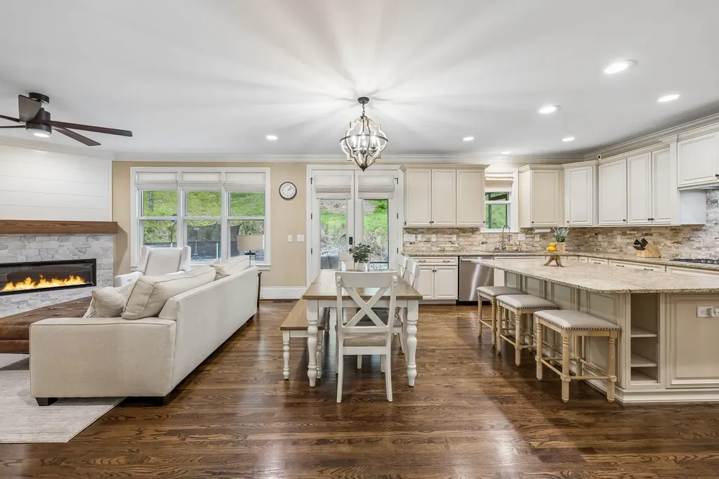 2288 N Berrys Chapel Road Franklin TN 37069