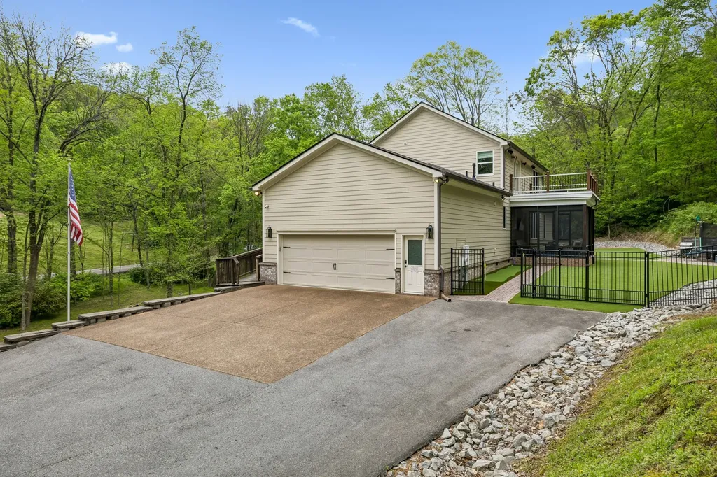 2288 N Berrys Chapel Road Franklin TN 37069