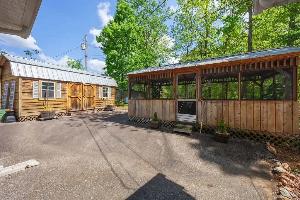 455 Madison Circle Parsons TN 38363
