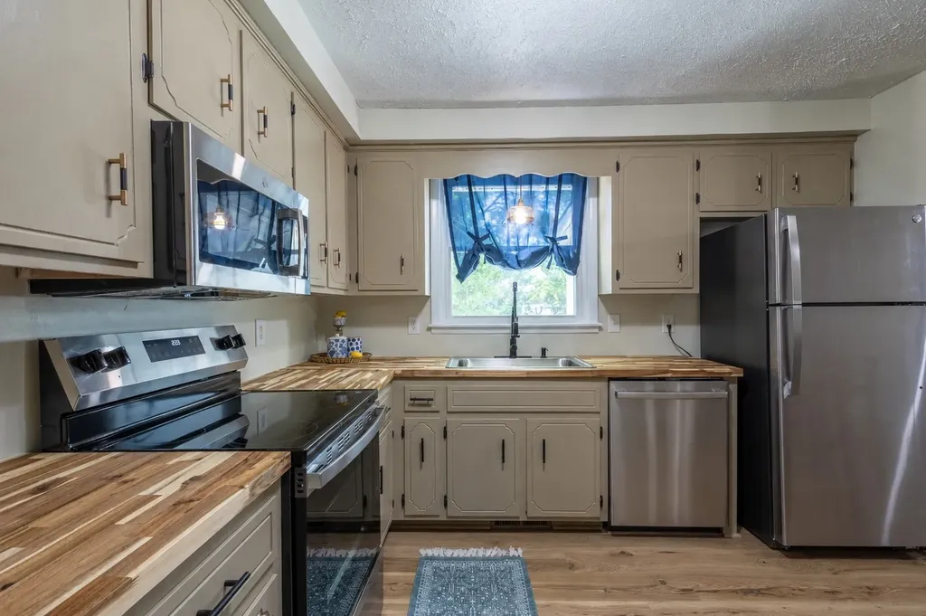 182 Dale Terrace Clarksville TN 37042