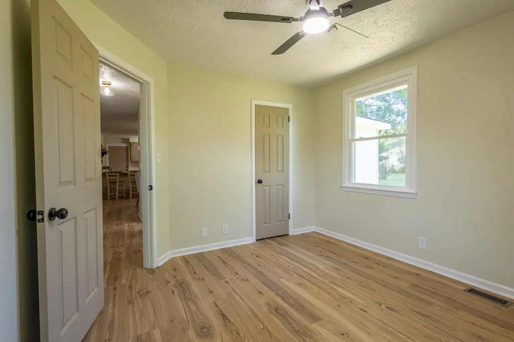 182 Dale Terrace Clarksville TN 37042