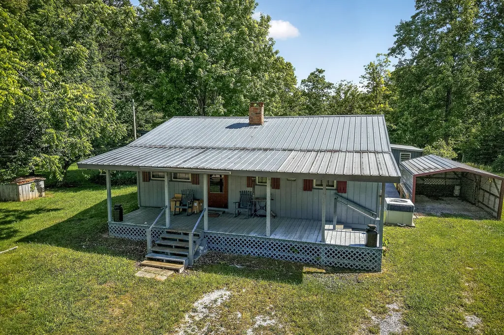 1720 Besstown Road Beersheba Springs TN 37305