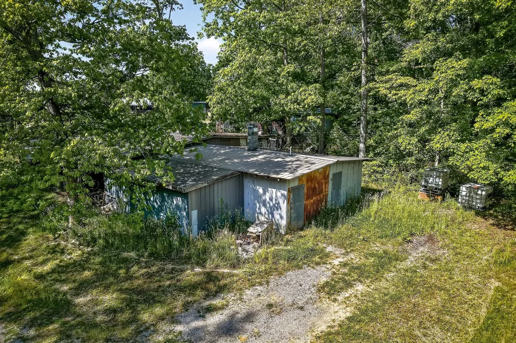 1720 Besstown Road Beersheba Springs TN 37305