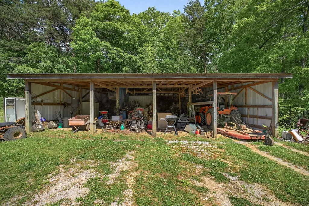 1720 Besstown Road Beersheba Springs TN 37305