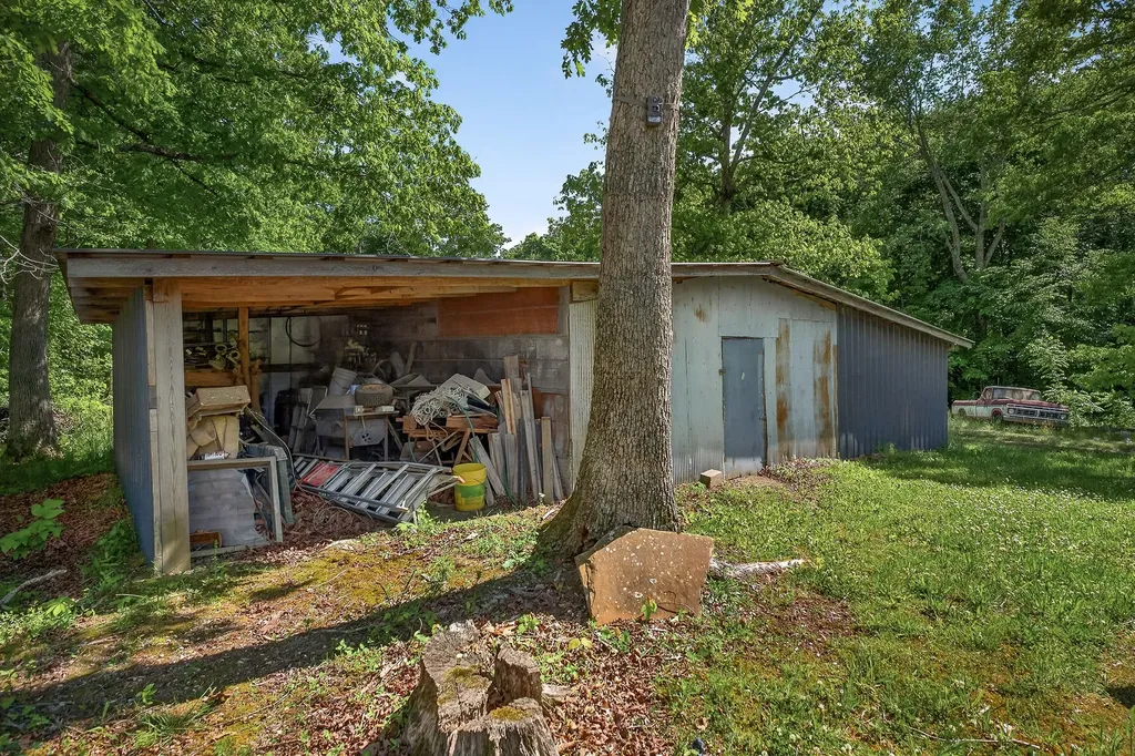1720 Besstown Road Beersheba Springs TN 37305
