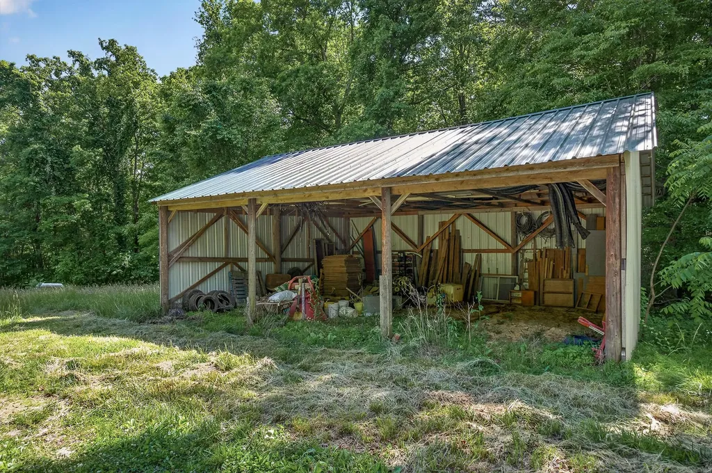 1720 Besstown Road Beersheba Springs TN 37305