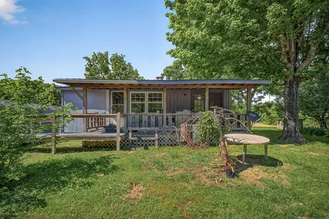 1720 Besstown Road Beersheba Springs TN 37305
