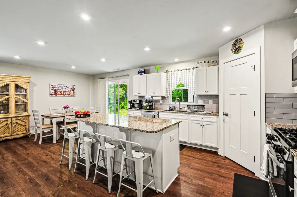 337 Carothers Way White House TN 37188