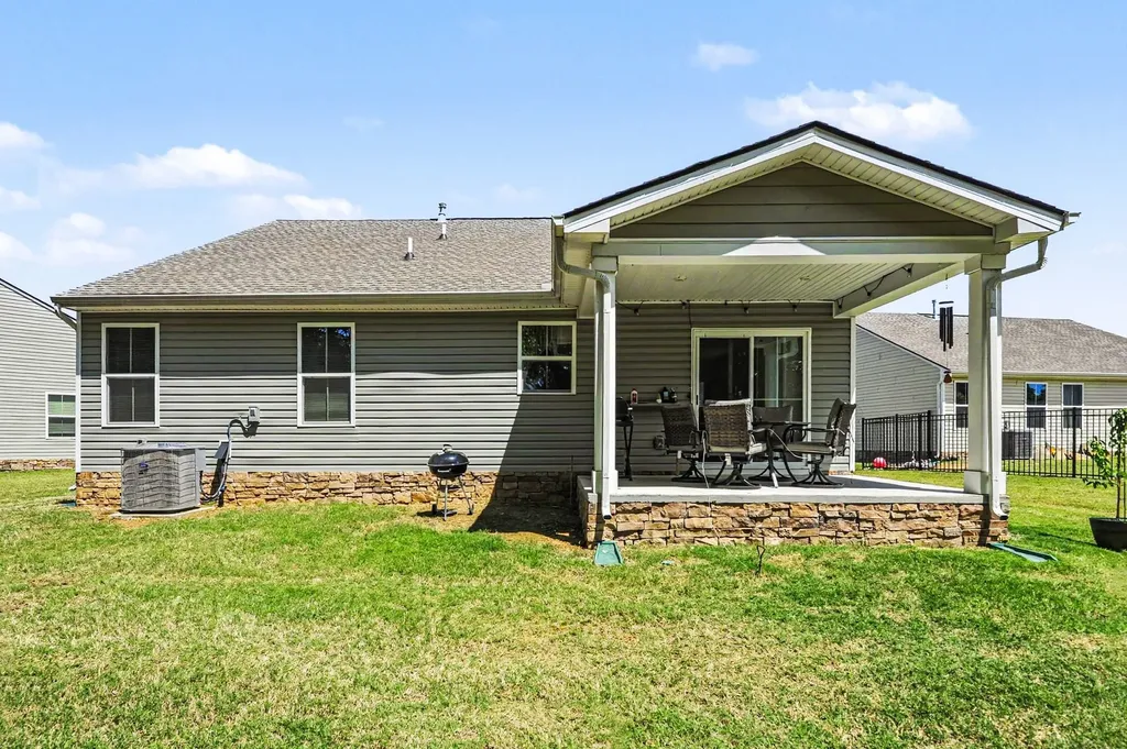 337 Carothers Way White House TN 37188