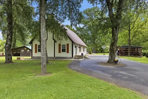 2540 Carl Fox Road Cornersville TN 37047