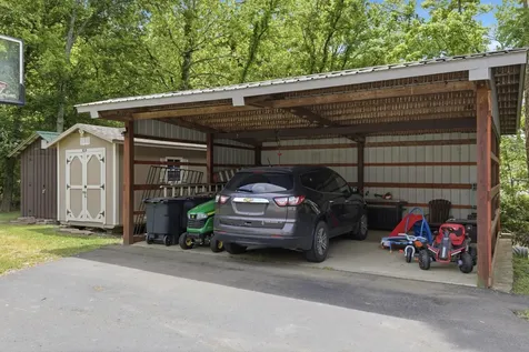 2540 Carl Fox Road Cornersville TN 37047