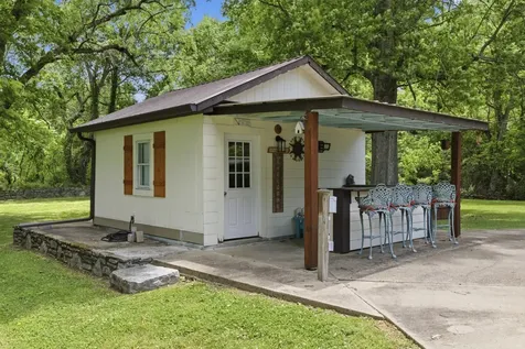 2540 Carl Fox Road Cornersville TN 37047