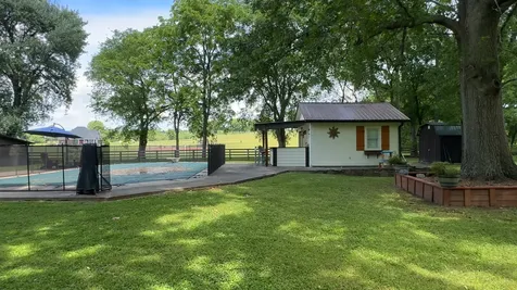 2540 Carl Fox Road Cornersville TN 37047