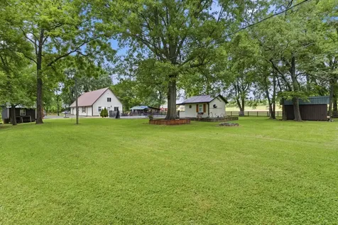 2540 Carl Fox Road Cornersville TN 37047