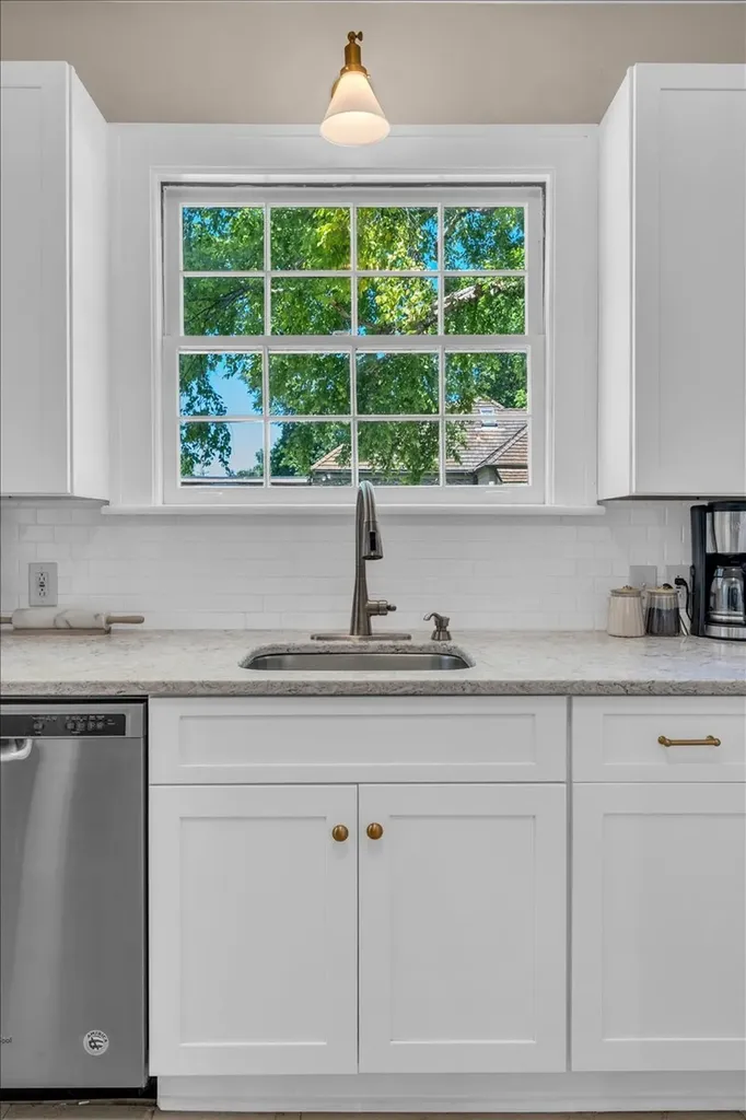 115 Cherokee Road Nashville TN 37205