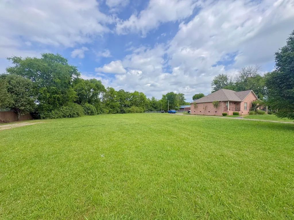 Lebanon TN, 734 Hazelwood Pike