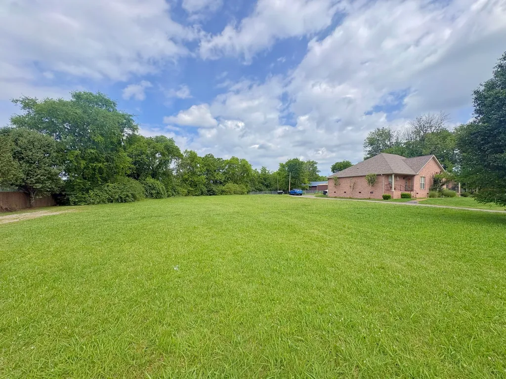 Lebanon TN, 734 Hazelwood Pike