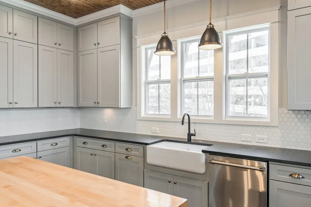 3358 Acklen Avenue Nashville TN 37212