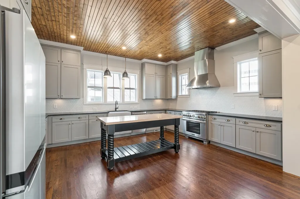 3358 Acklen Avenue Nashville TN 37212