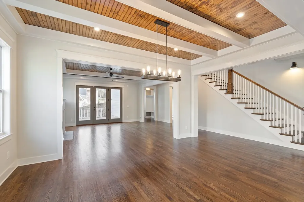 3358 Acklen Avenue Nashville TN 37212