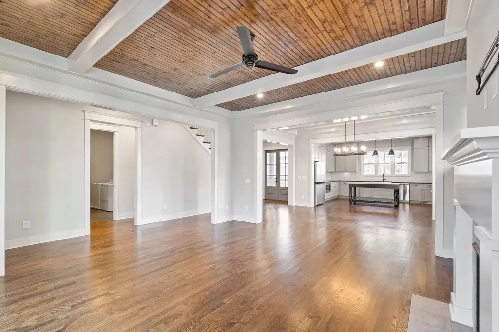 3358 Acklen Avenue Nashville TN 37212