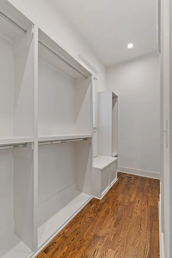 3358 Acklen Avenue Nashville TN 37212