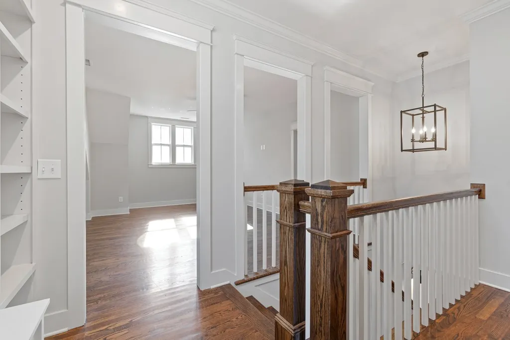 3358 Acklen Avenue Nashville TN 37212