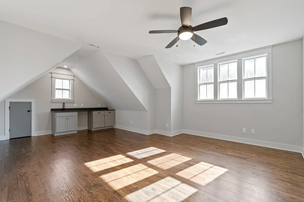 3358 Acklen Avenue Nashville TN 37212