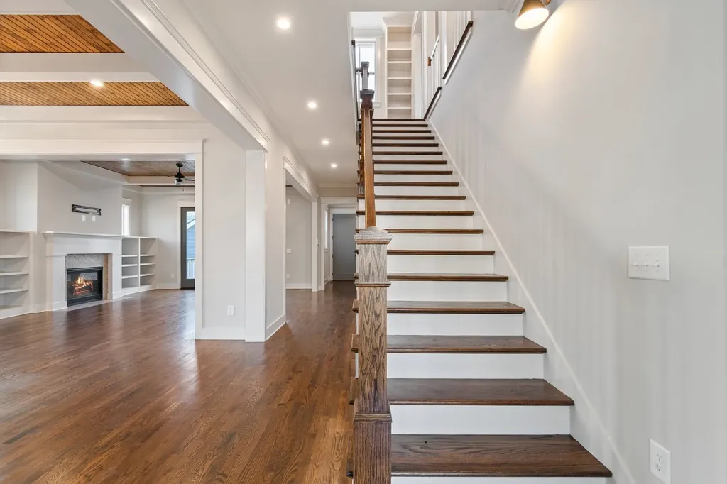 3358 Acklen Avenue Nashville TN 37212