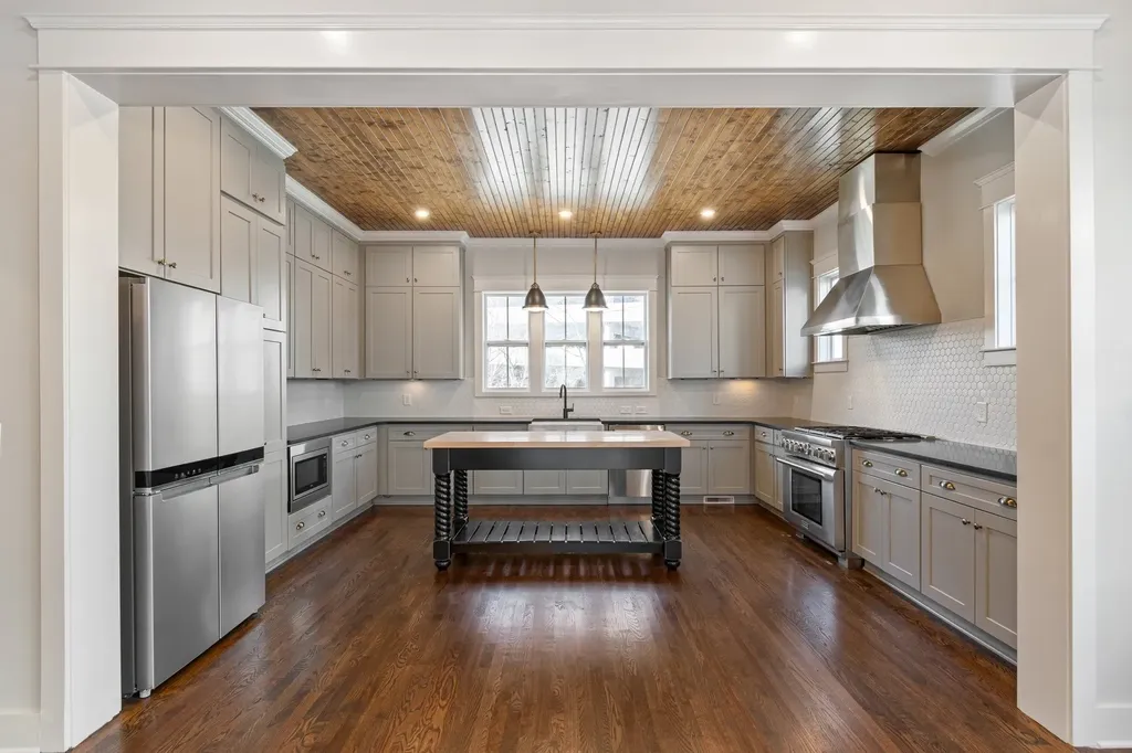 3358 Acklen Avenue Nashville TN 37212