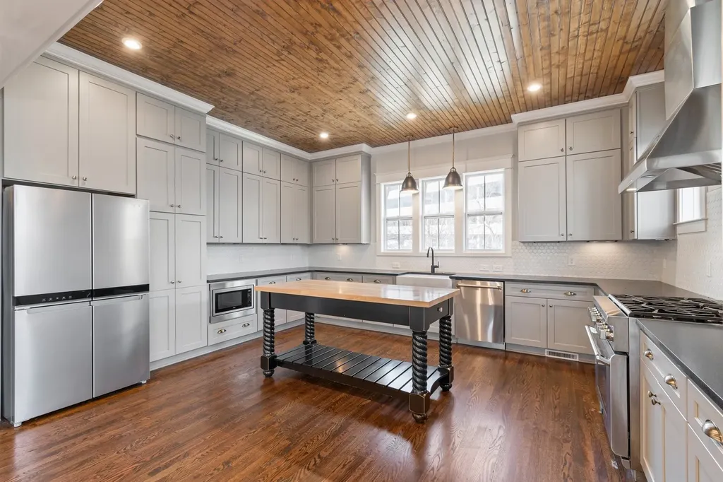 3358 Acklen Avenue Nashville TN 37212