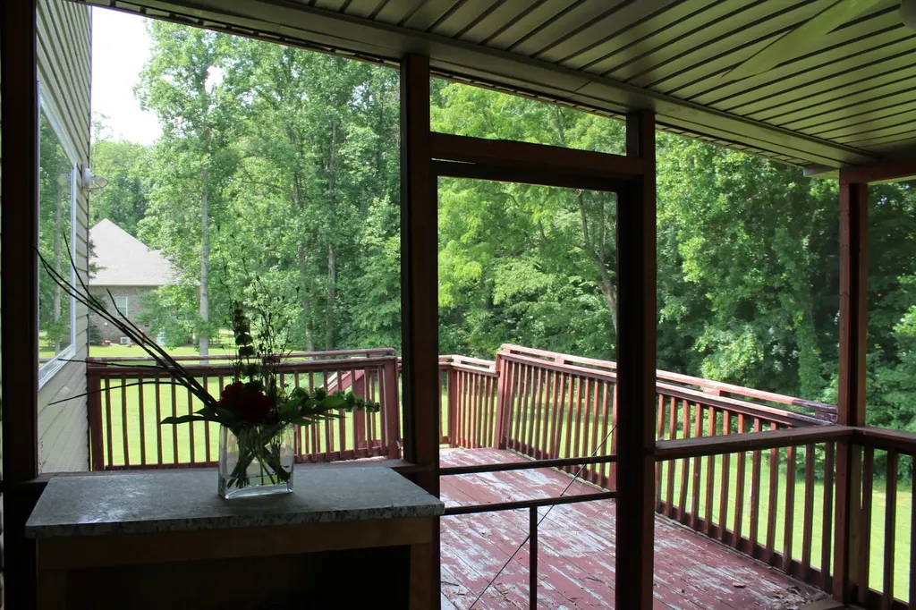 1033 Valleydale Avenue Cross Plains TN 37049