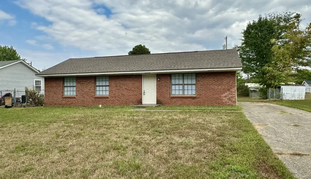 Clarksville TN, 122 E Street