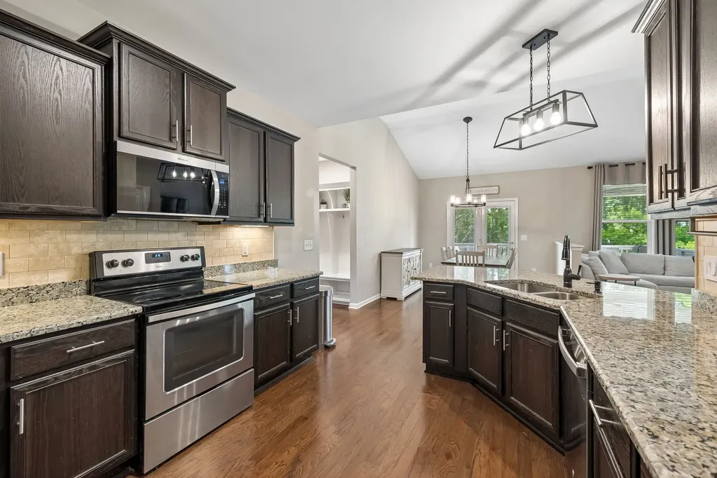 2712 Alvin Sperry Pass Mount Juliet TN 37122