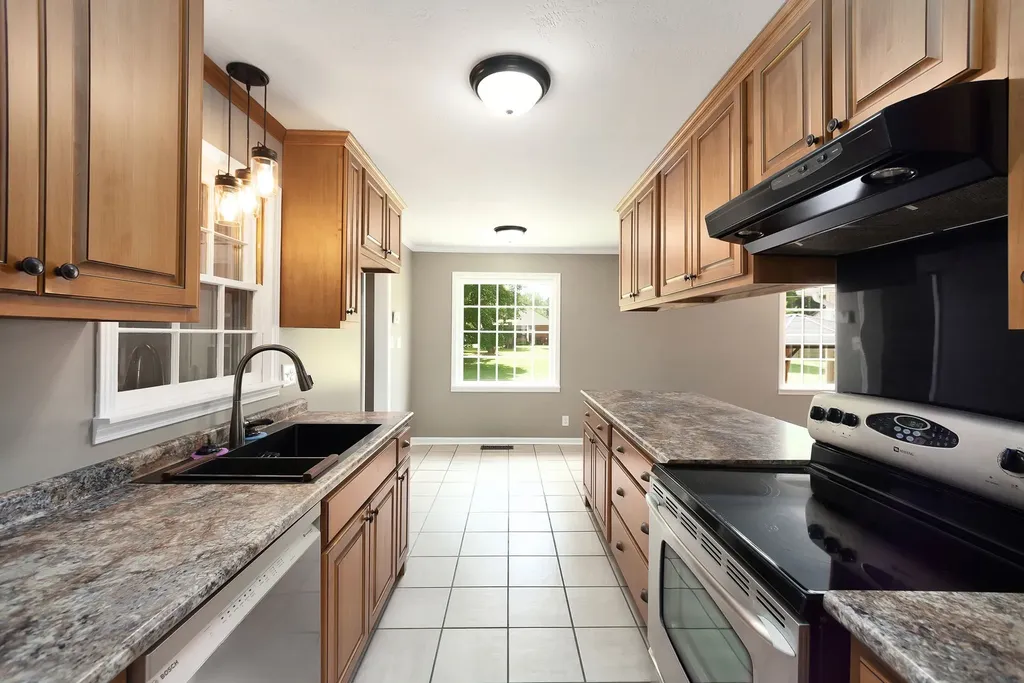 102 Fox Ridge Road Jackson TN 38305