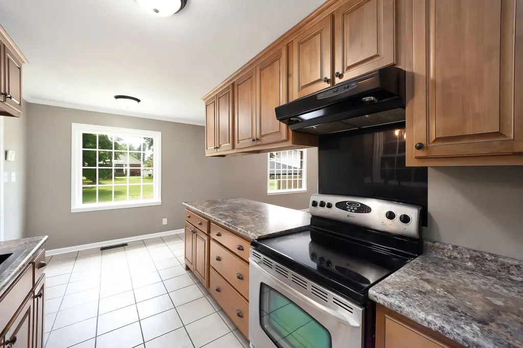 102 Fox Ridge Road Jackson TN 38305